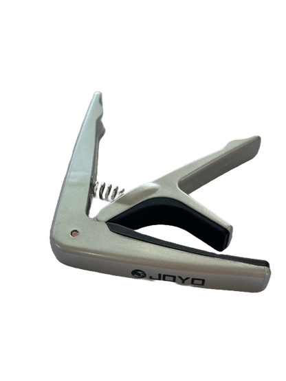 CAPOTRASTO PARA GUITARRA EN COLOR PLATEADO  JOYO JCP01