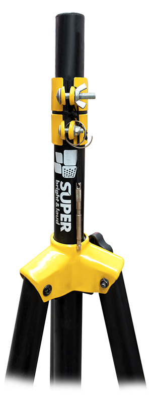 PEDESTAL TRIPIE PARA USO RUDO DE METAL REFORZADO PARA BAFLE. 170C SUPER BRIGHT & LOUD SP-01
