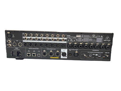 CONSOLA MEZCLADORA DE 48 CANALES 16 PROCESOS 8 PREAMPLIFICADORES CON HARD CASE INCLUIDO BEHRINGER WING